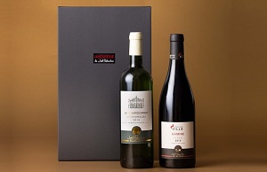 C2{ZbgWine Gift Set, 2 bottles
