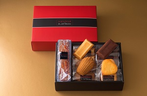  fMX^VI`vl@JtF`R La Degustation`Praline Cafe`